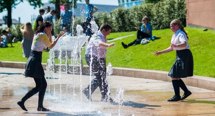 Heatwave Disrupts Classes in Luxembourg as Schools Rush to Protect Pupils