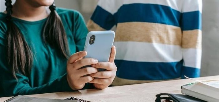 Belgium Joins France in Banning Mobile Phones in Schools